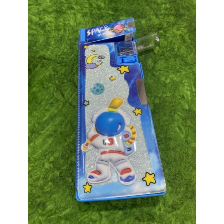 Pencil box : astronaut
